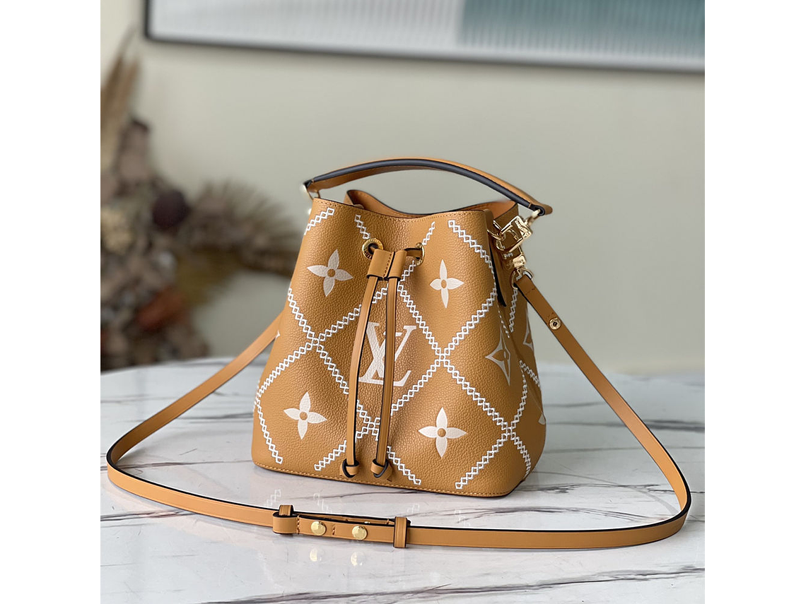 Louis Vuitton N¨¦oNo¨¦ BB Bucket Bag 7