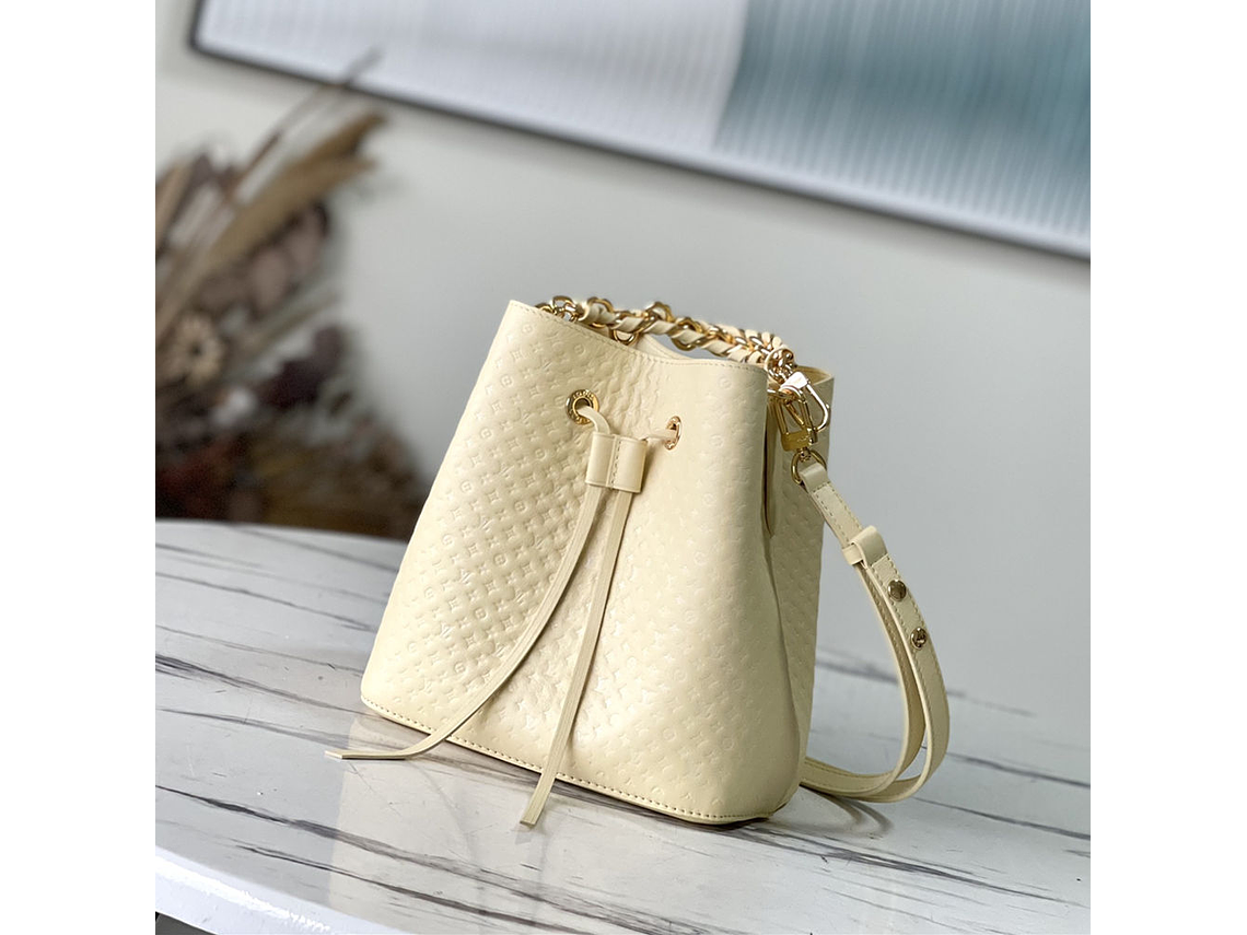 Louis Vuitton N¨¦oNo¨¦ BB Bucket Bag 11