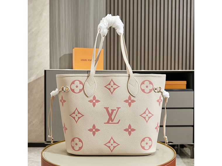 Louis Vuitton Neverfull  MM Bag 5