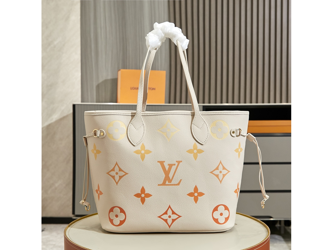 Louis Vuitton Neverfull  MM Bag 6