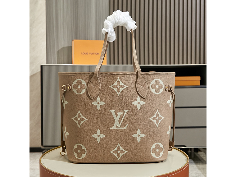 Louis Vuitton Neverfull  MM Bag 7