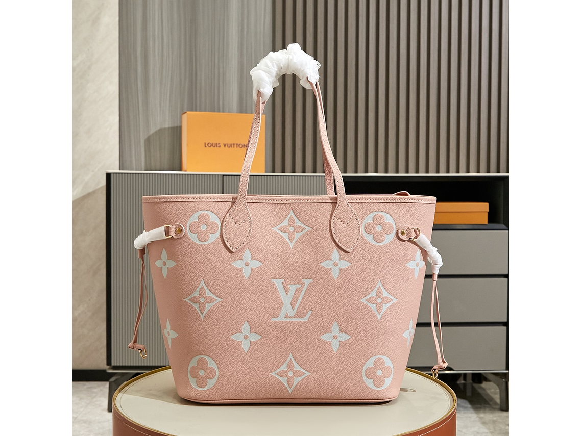 Louis Vuitton Neverfull  MM Bag 8