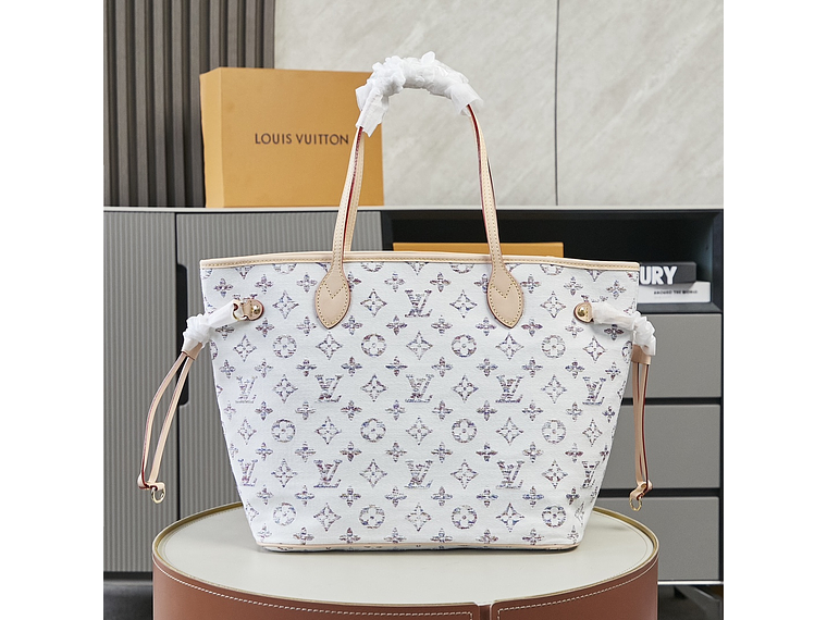 Louis Vuitton Neverfull  MM Bag 10