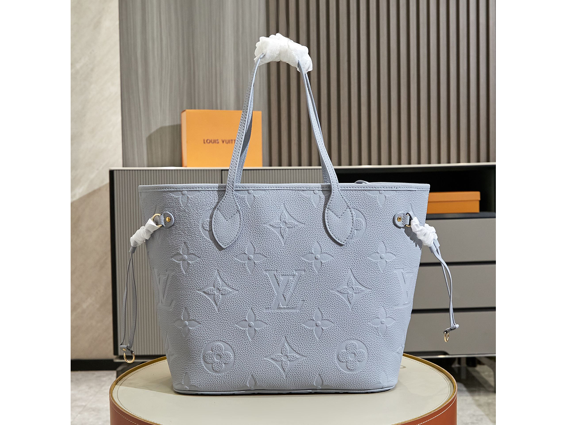 Louis Vuitton Neverfull  MM Bag 11
