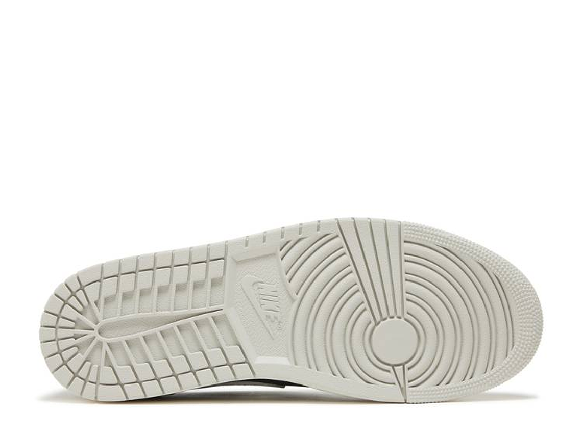 AIR JORDAN 1 RETRO LOW OG 'BLACK CEMENT' 4