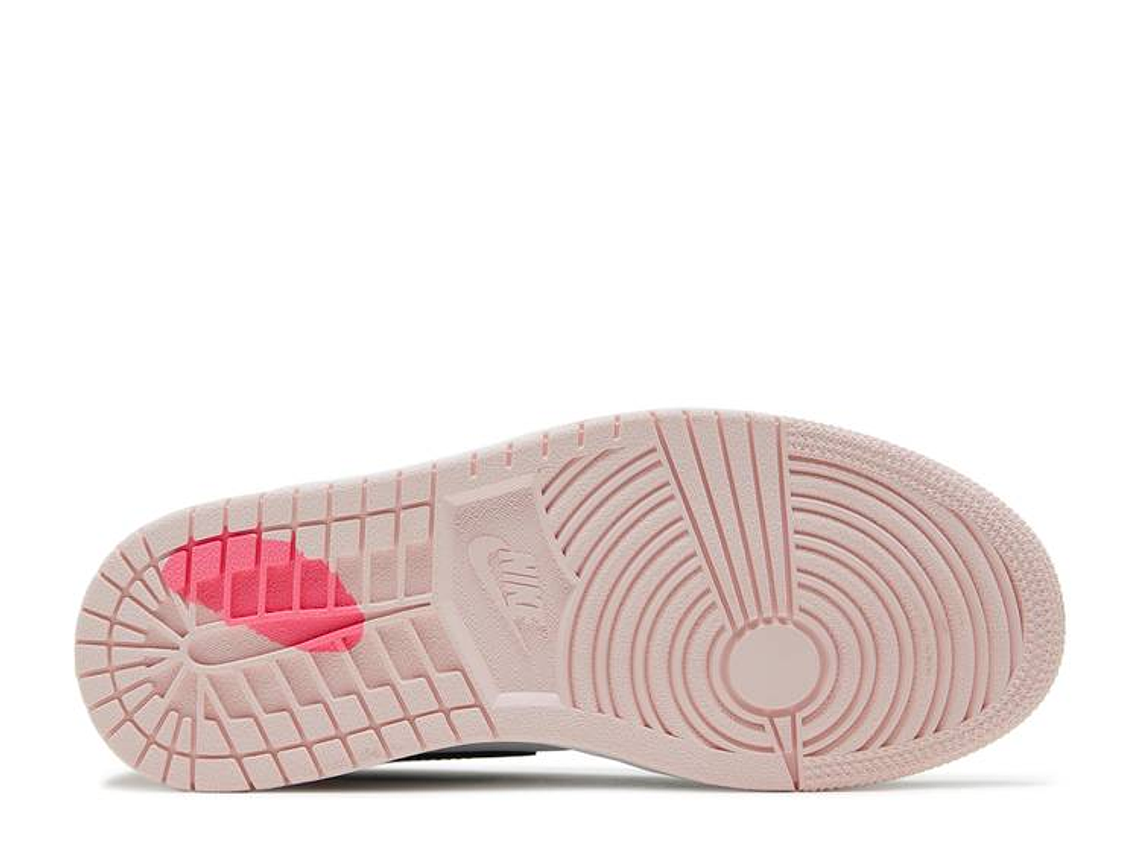 WMNS AIR JORDAN 1 RETRO HIGH OG SE 'BUBBLE GUM' 4