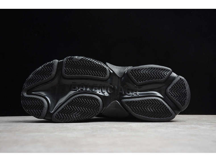 Balenciaga Triple S Clear Sole black 4