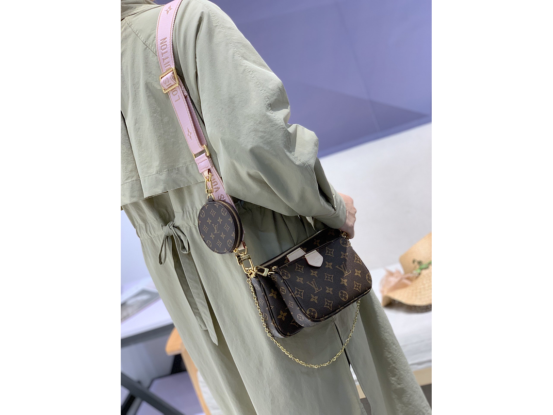 LOUIS VUITTON MULTI POCHETTE ACCESSORIES BAG 8