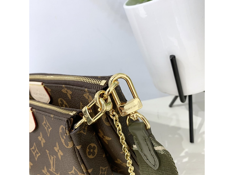 LOUIS VUITTON MULTI POCHETTE ACCESSORIES BAG 10