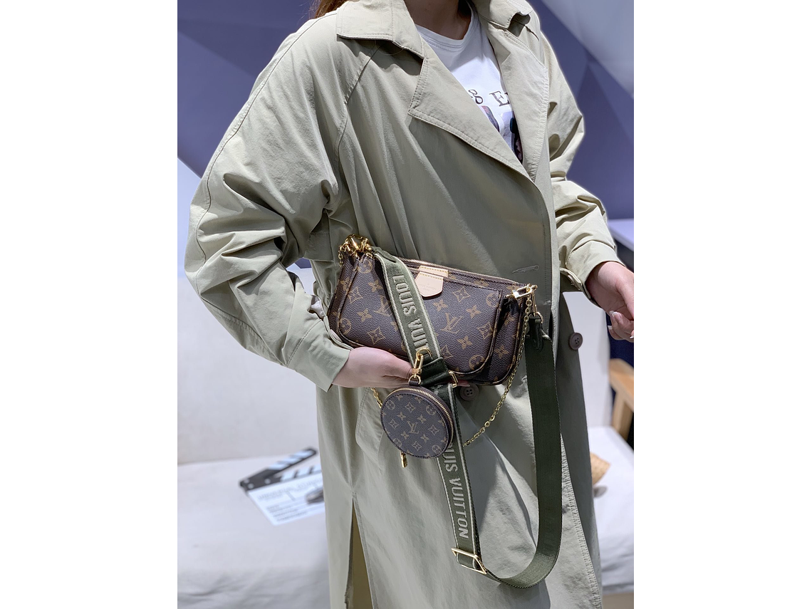 LOUIS VUITTON MULTI POCHETTE ACCESSORIES BAG 15