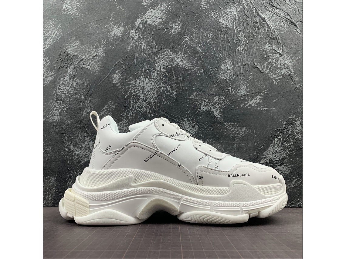 Balenciaga Triple S White barrage 2