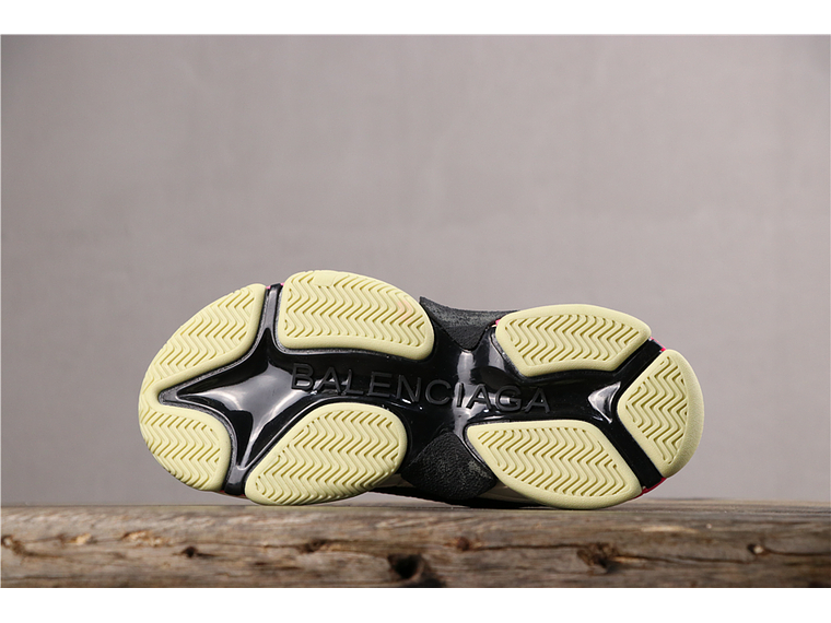 Balenciaga Triple S pink 3