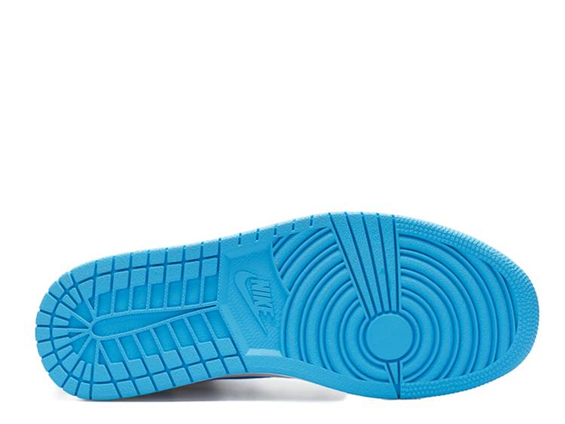 Air Jordan 1 Retro High OG 'UNC' 4