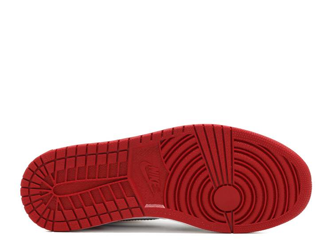 Air Jordan 1 Retro High OG 'Black Toe' 4