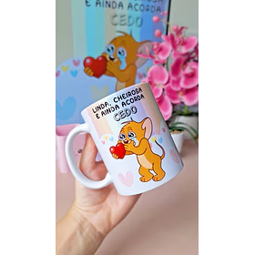 Kit Digital Artes para Caneca Linda, cheirosa e ainda acorda cedo Para Sublimação