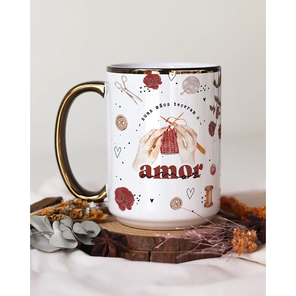 Artes para Caneca Costureira Suas Mãos teceram o amor - Mãe Marsala Croche em Png 1