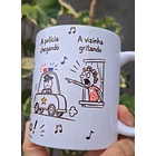 Arte Caneca Lá vai o louco, pulando o muro, com buquê de flor na mão, cachorro latindo, au! au! au!, a polícia chegando, a vizinha gritando, pega ladrão! Arquivo em Pdf  5