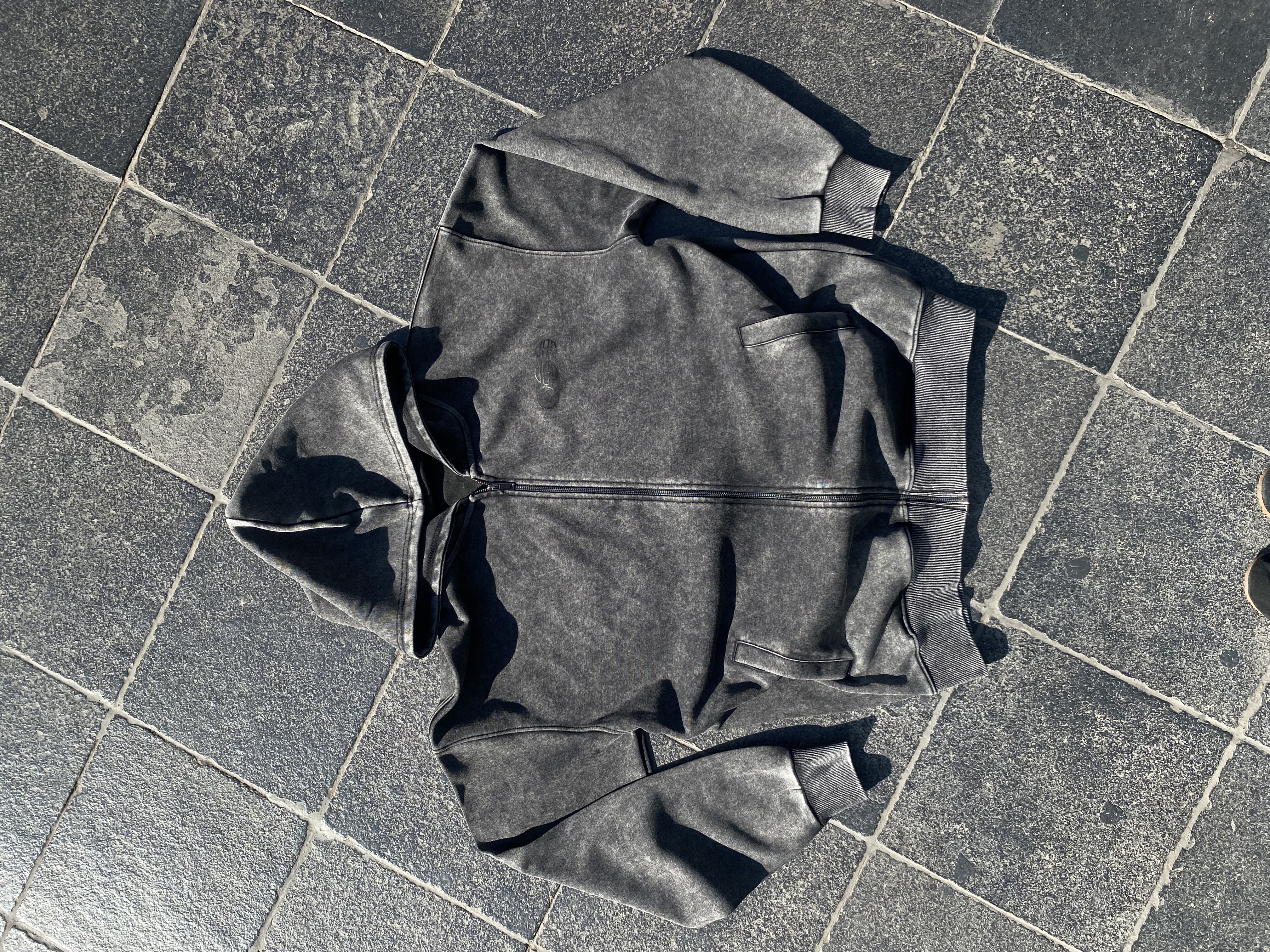 BTS Arirang #3 CON CIERRE- Merch Tour - Poleron Acid Wash - EDICIÓN LIMITADA 3