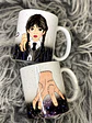 Arte para Caneca Alfabeto Mãozinha Wandinha Jenna Ortega em Jpg - thumbnail 6