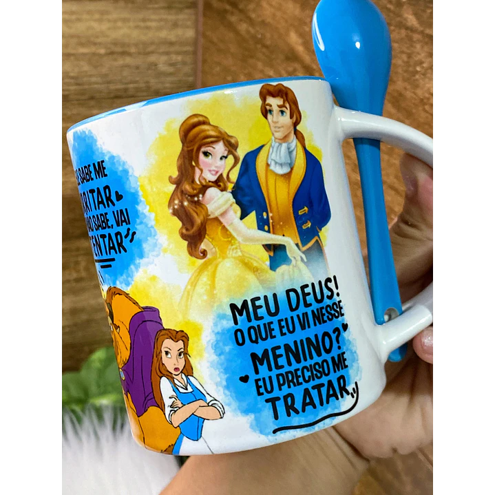 Arte para Caneca A Bela e a Fera Ele Tem Um Nariz Grande Um Sorriso Meio Torto Png 1
