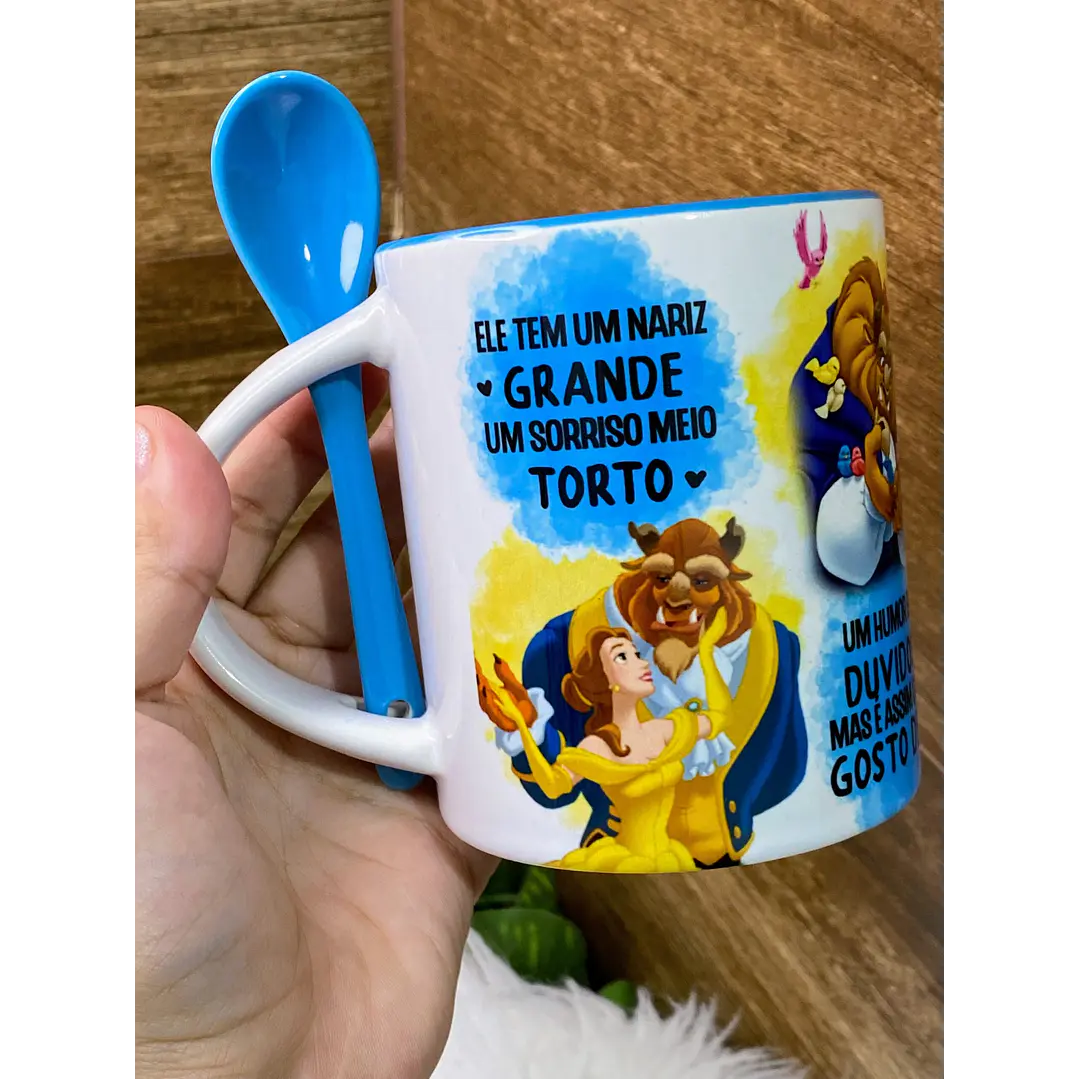 Arte para Caneca A Bela e a Fera Ele Tem Um Nariz Grande Um Sorriso Meio Torto Png 5
