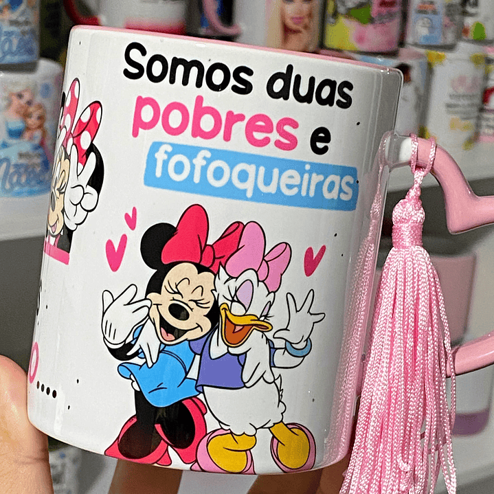 Arte Caneca Minnie e Margarida A gente poderia ser duas ricas e famosas né?  Arquivo em Jpg 3