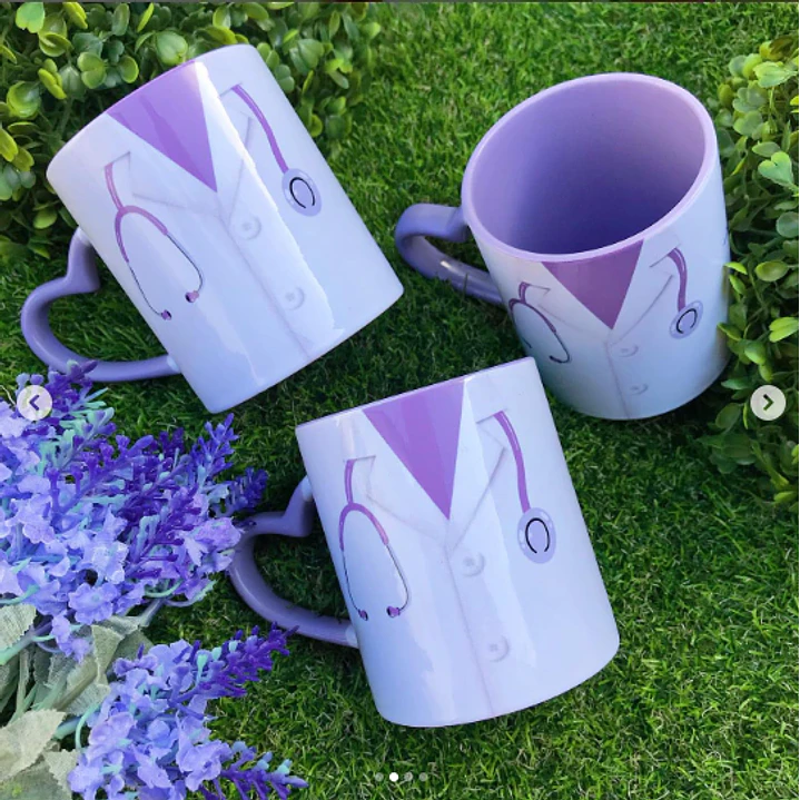 Arte para Caneca Jaleco Lilás Arquivo em Jpg  1