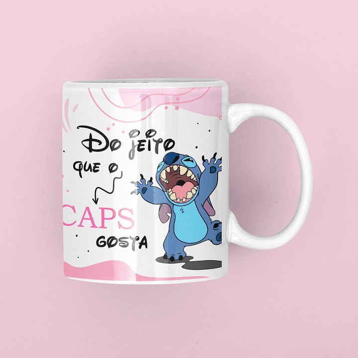 Artes Caneca Stitch do Jeito que o Caps Gosta Rosa em Png  1