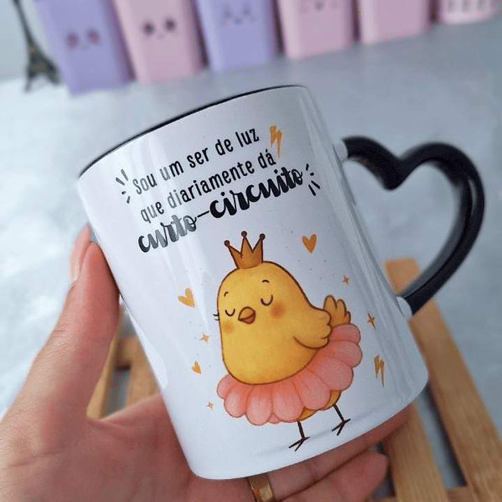 Arte para Caneca Sou um ser de luz que diariamente dá curto-circuito Arquivo em Png  1