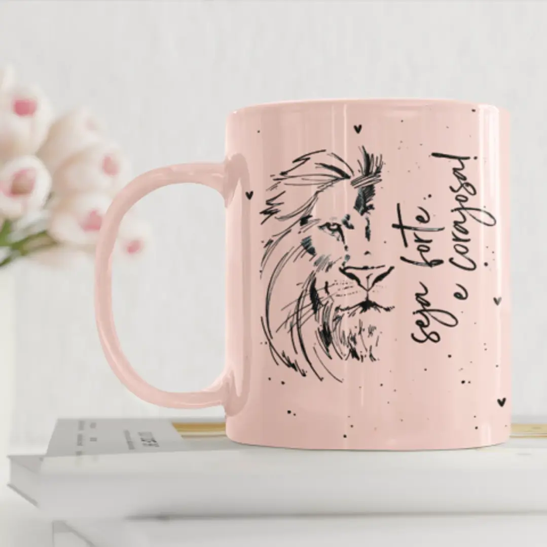 Arte Caneca Seja forte e corajosa Leão de Judá Arquivo em Png 1