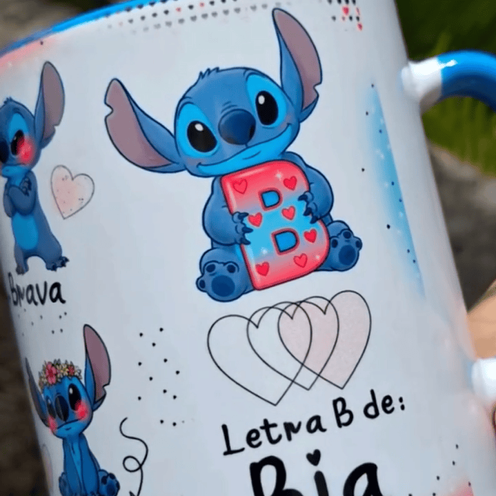 Artes para Caneca Abecedário dos Nomes Stitch de A a Z Arquivo em Png 4