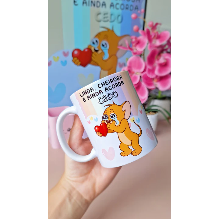 Artes para Caneca Linda, cheirosa e ainda acorda cedo em Png 1