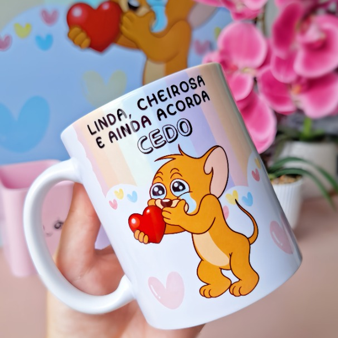 Artes para Caneca Linda, cheirosa e ainda acorda cedo em Png 1