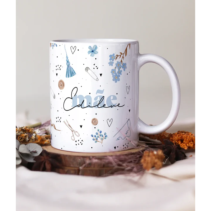 Artes para Caneca Costureira Suas Mãos teceram o amor - Mãe Azul Bebe em Png  4