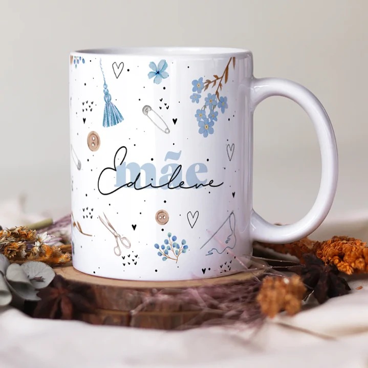 Artes para Caneca Costureira Suas Mãos teceram o amor - Mãe Azul Bebe em Png  4