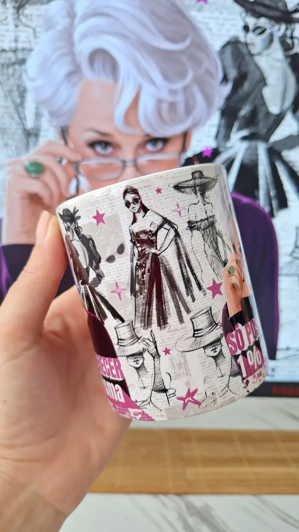 Arte Caneca Só posso oferecer 1% de carisma - Filme O Diabo Veste Prada Arquivo em Png 2
