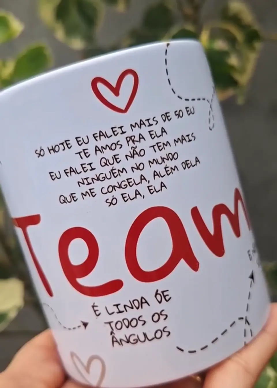 Arte Caneca Arte Caneca Você até despenteada, vestida ou desarrumada, só hoje eu falei mais de 50 eu te amo Arquivo em Pdf 1