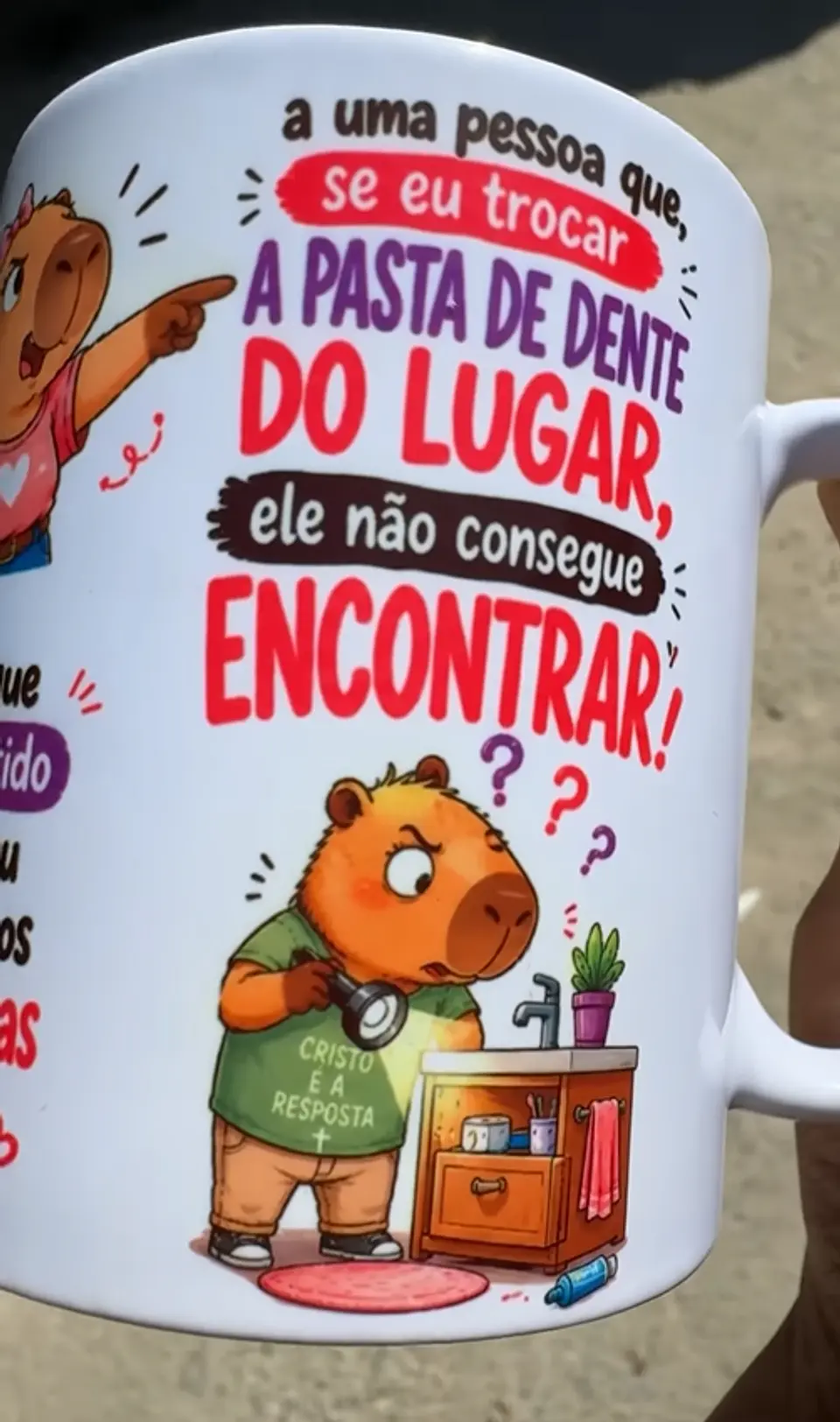 Arte para Caneca sabe o que eu acho engraçado? é que se der algum problema na minha vida, a primeira pessoa que eu ligo é o meu marido Arquivo em Jpg 5