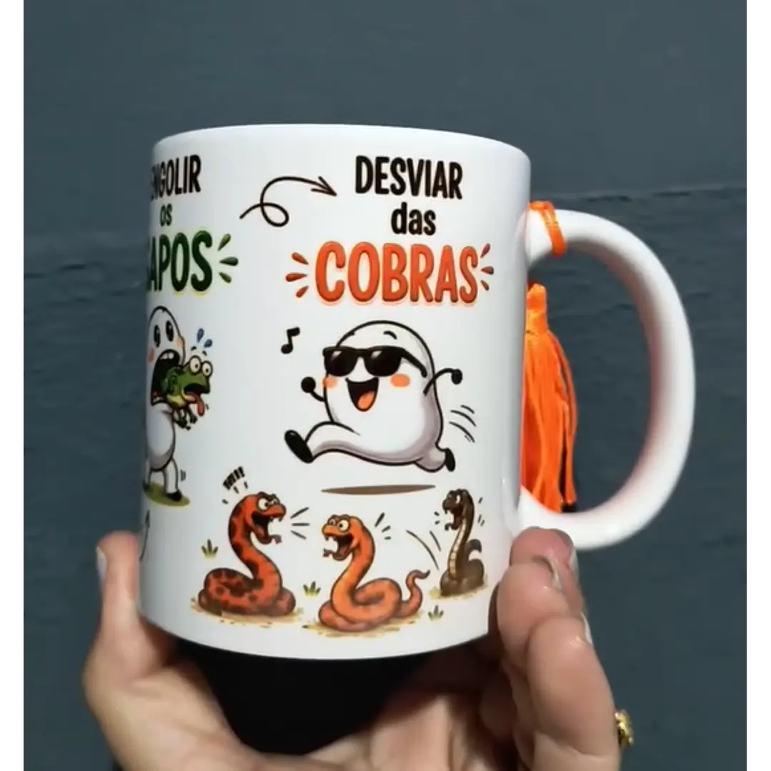 Artes para Caneca se fosse só MATAR UM LEÃO por dia tava até FÁCIL. O problema é que a gente ainda tem que..., IGNORAR as ANTAS, ENGOLIR OS SAPOS, DESVIAR das COBRAS Arquivo em Png 4