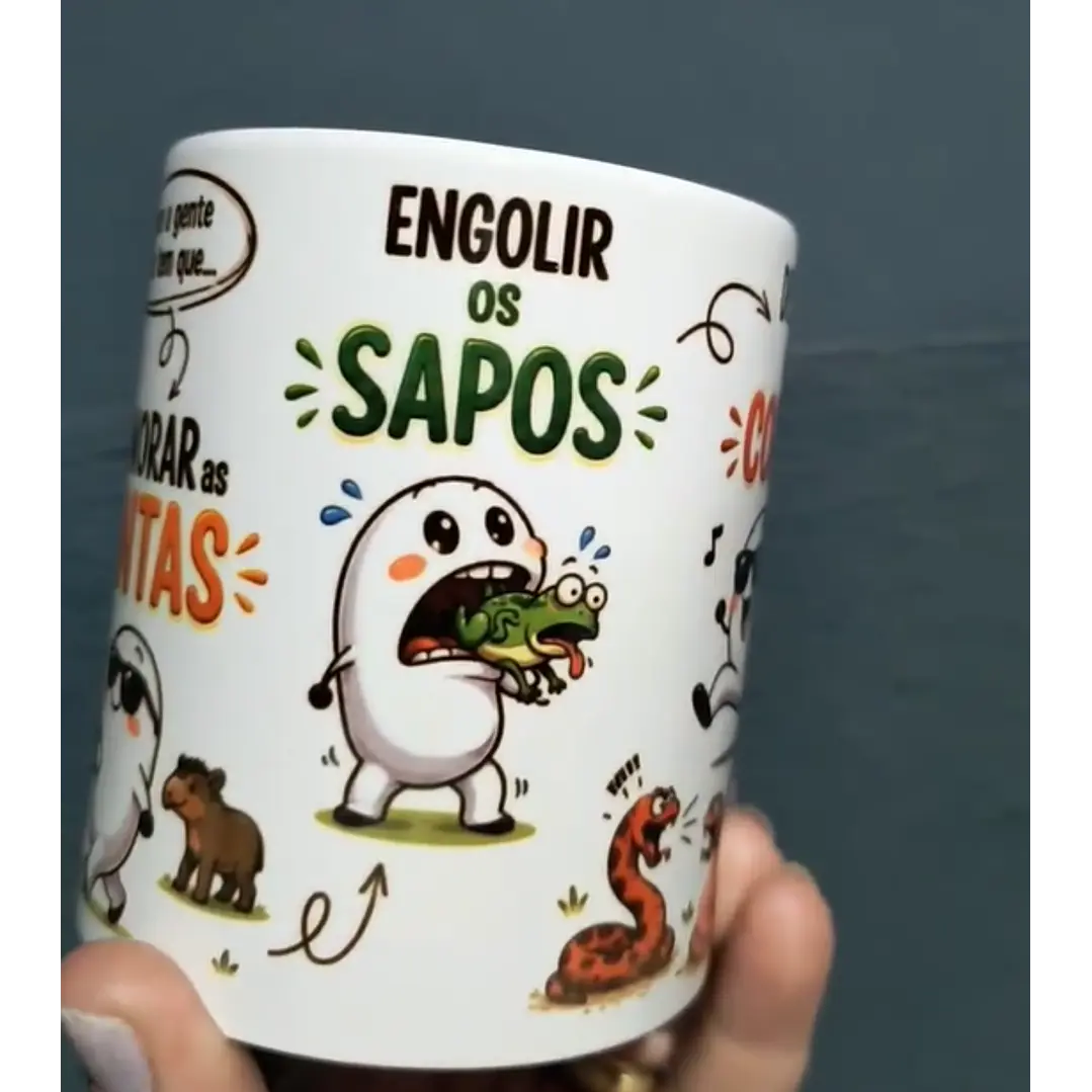 Artes para Caneca se fosse só MATAR UM LEÃO por dia tava até FÁCIL. O problema é que a gente ainda tem que..., IGNORAR as ANTAS, ENGOLIR OS SAPOS, DESVIAR das COBRAS Arquivo em Png 3
