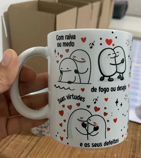 Arte para Caneca Flork Com raiva ou medo, De fogo ou desejo, Suas virtudes, E os seus defeitos, Põe tudo na mala - Musica Vem Pra Minha Vida Henrique & Juliano Arquivo Png 