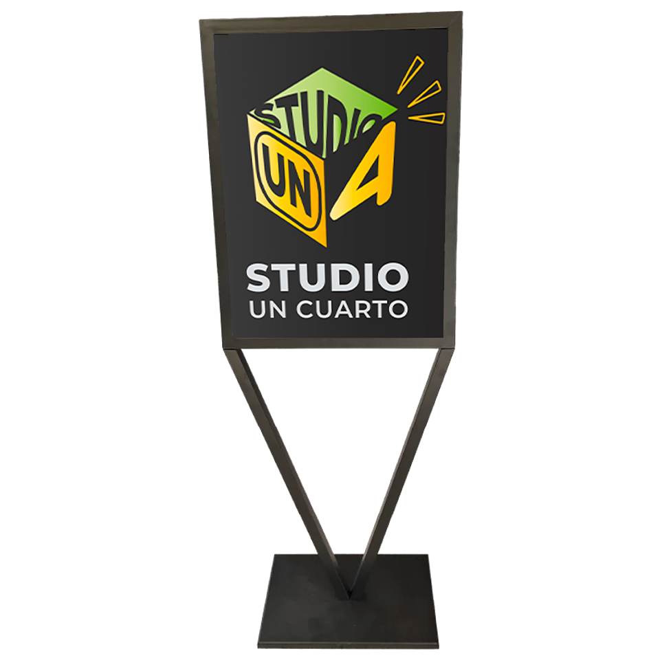 Totem  de Vereda Metalico 1