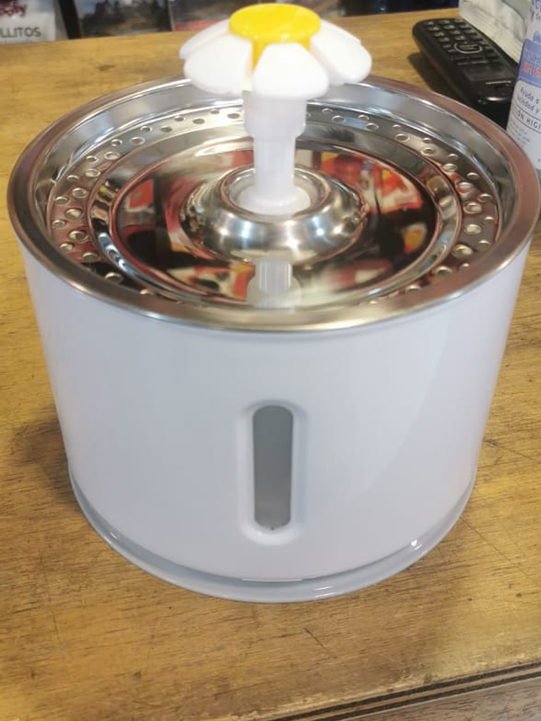 Fuente de agua Pet Fountain 2.4L 1