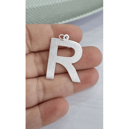 MAXI LETRAS 27MM LIJADAS PLATA