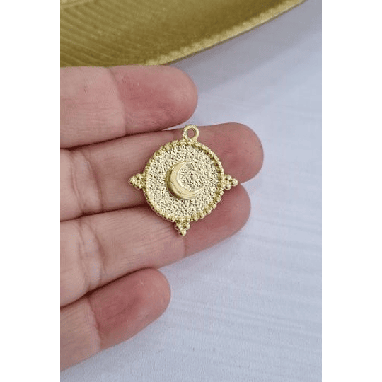 COLGANTE LUNA 22MM ORO