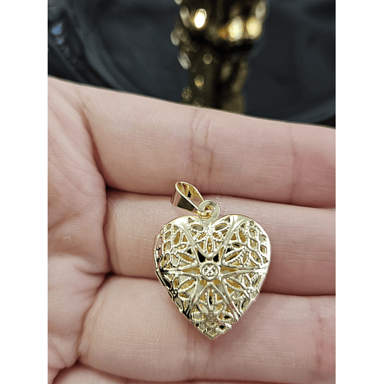 CORAZÓN CALADO RELICARIO 20MM ORO