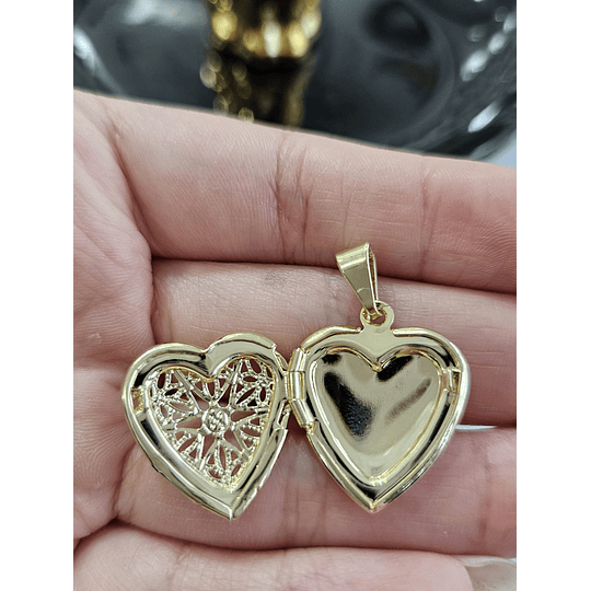 CORAZÓN CALADO RELICARIO 20MM ORO