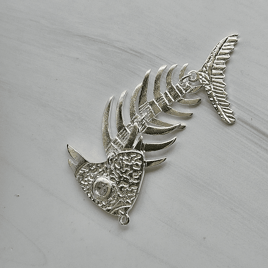 COLGANTE MAXI PESCADO 65MM PLATA