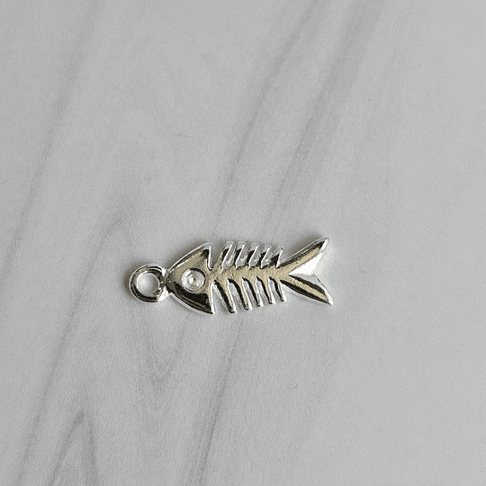 COLGANTE MINI PESCADO 16MM PLATA