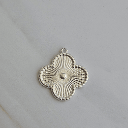 COLGANTE TRÉBOL 4 HOJAS RAYADO ENCH.PLATA